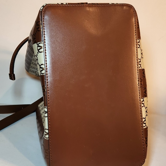 NWT! Valentino by Mario Valentino monogram leather bucket bag - Picture 6 of 9